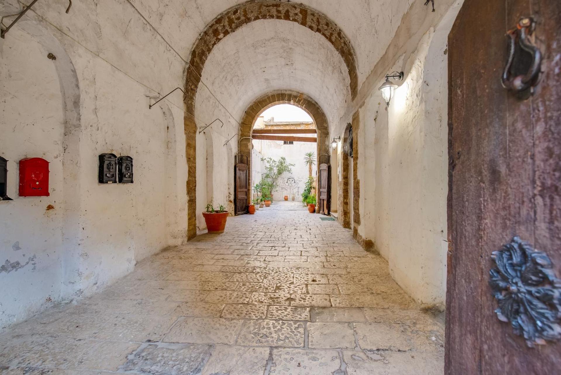 B&B Tommaso Fazello Sciacca Residenza Artistica Luaran gambar